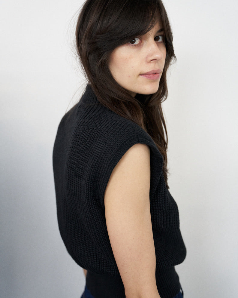 Lara - Knitted Vest with Padded Shoulders - Black
