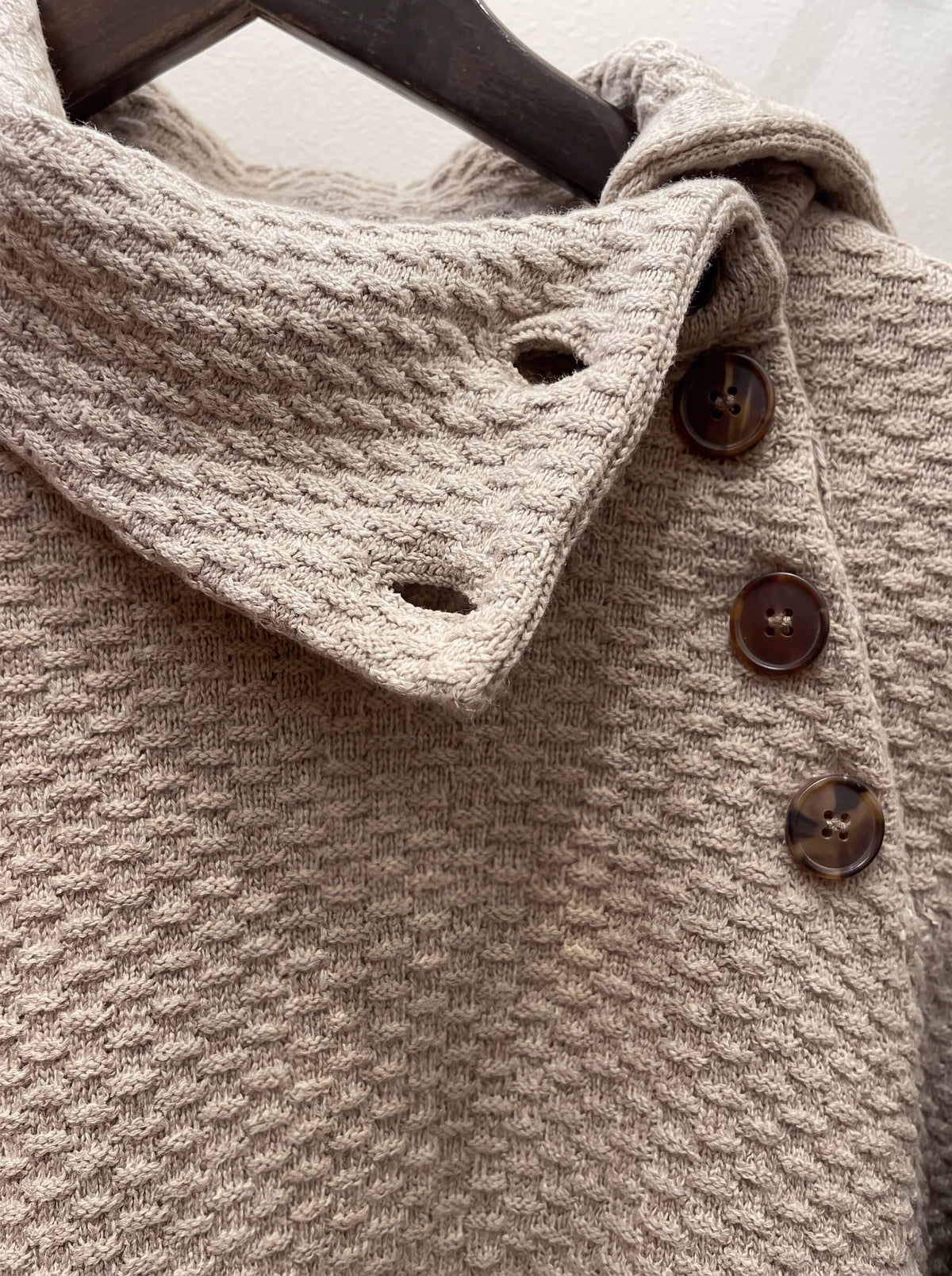 Noa - Textured Turtle Neck Sweater - Cream