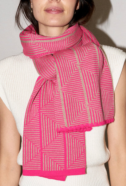 Lorna - Knitted Jacquard Scarf - Pink