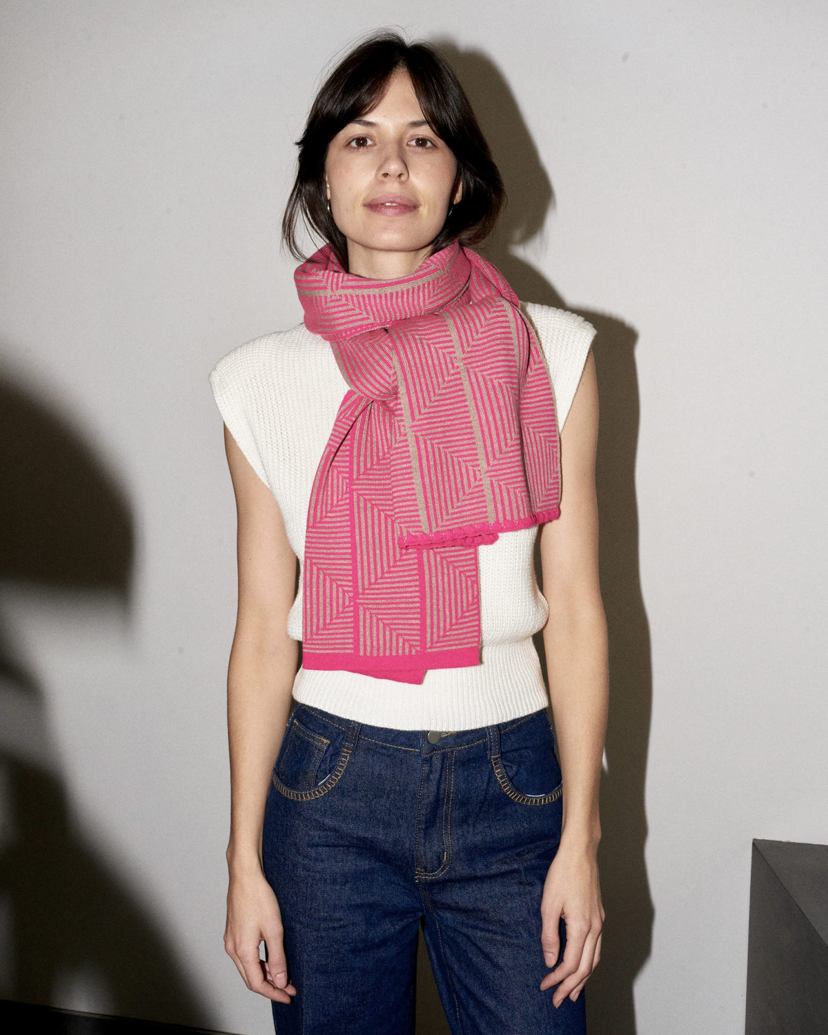 Lorna - Knitted Jacquard Scarf - Pink