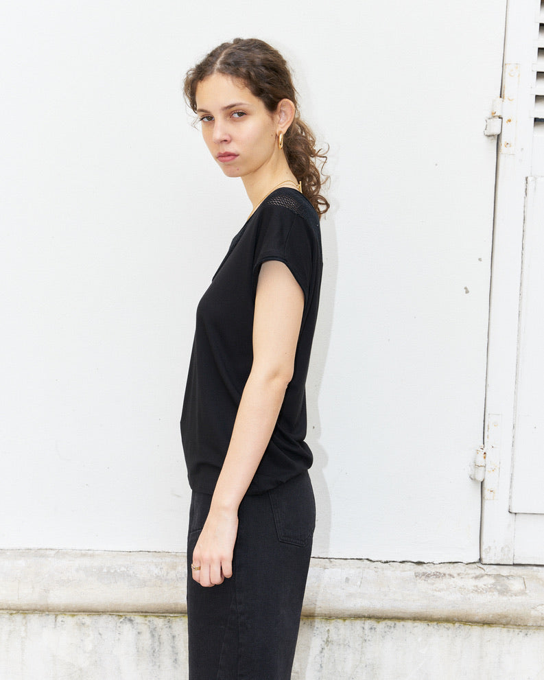 Orsa - Jersey Top with mesh inserts - Black