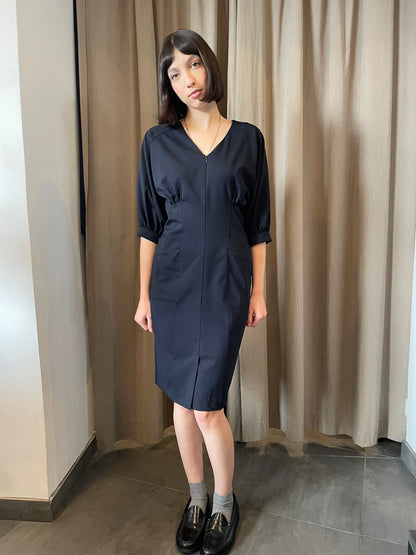 Talia - Structured V-Neck Dress in Stretch Cool Wool - Night Blue