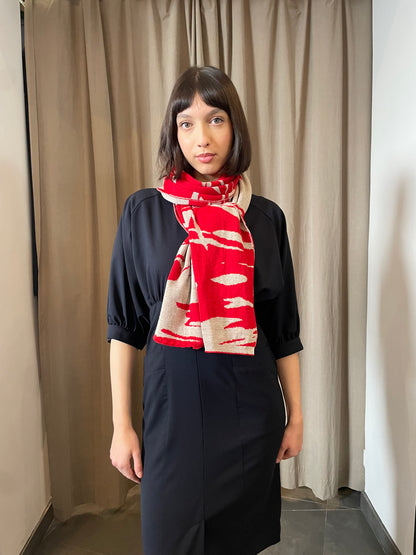 Dany - Warm Double-Face Knitted Scarf in Paintbrush Jacquard - Red