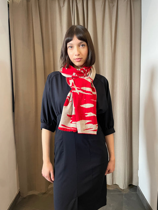 Dany - Warm Double-Face Knitted Scarf in Paintbrush Jacquard - Red