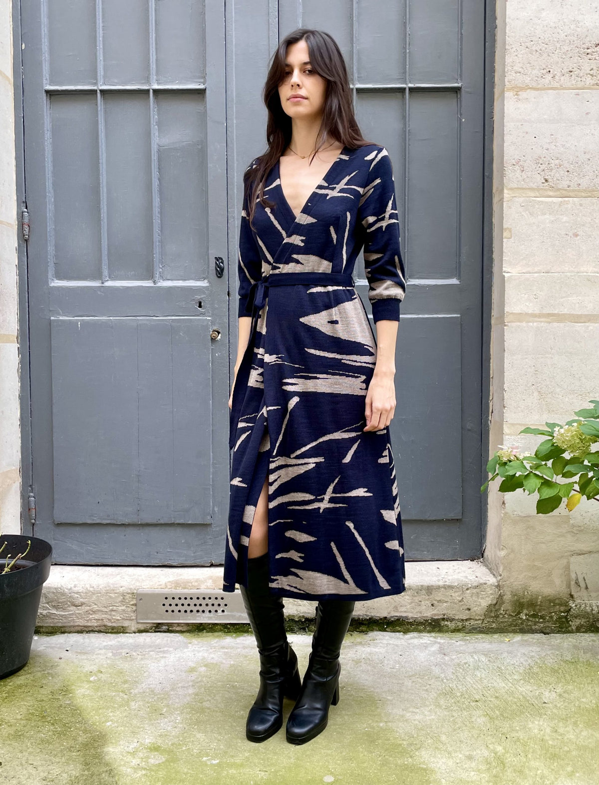 Arwaya - Midi Wrap Dress – Night Blue Paintbrush Motif
