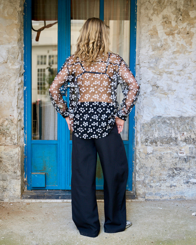 Ria - Oversized Mesh Flower Shirt - W