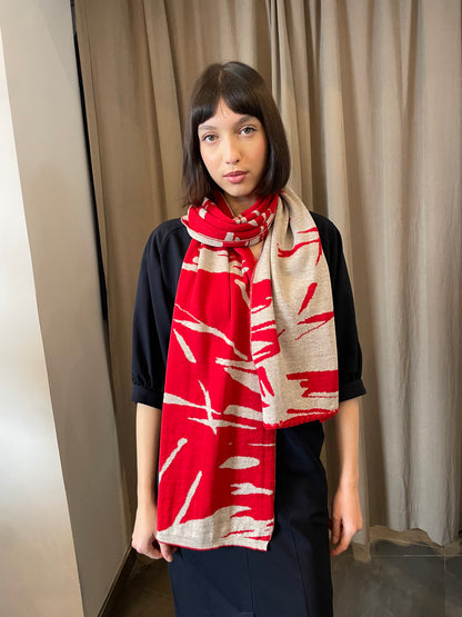 Dany - Warm Double-Face Knitted Scarf in Paintbrush Jacquard - Red