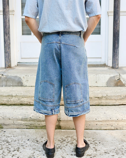 Ashton - Upside-down Long Shorts - light wash - M