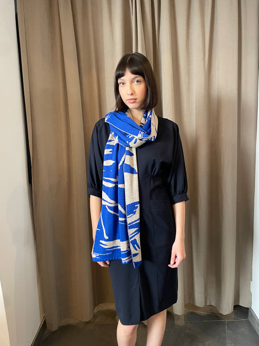 Dany - Warm Double-Face Knitted Scarf in Paintbrush Jacquard - Blue