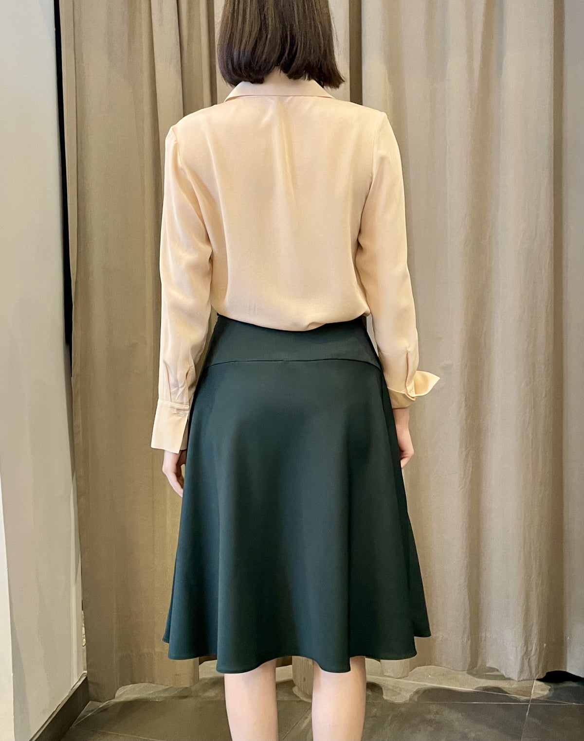 Frankie - Half-Circle Skirt with Bias-Cut Insert in cool-wool twill - Green