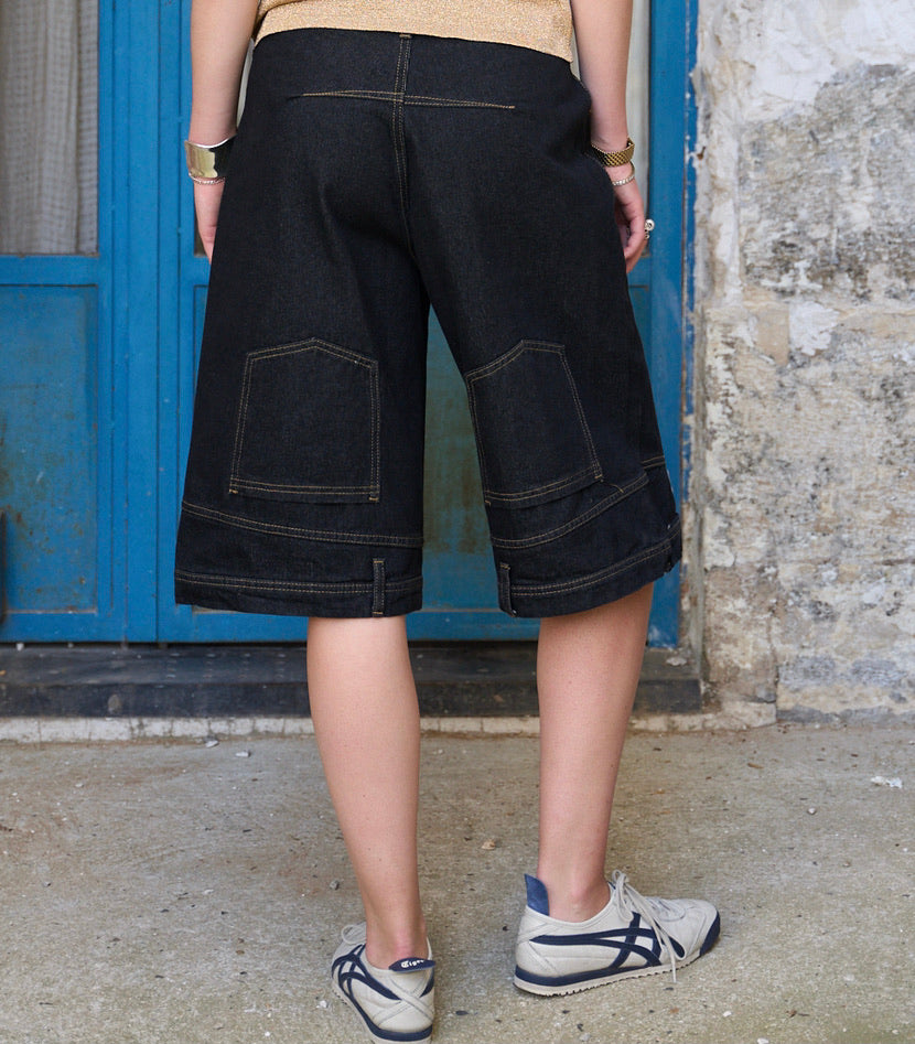 Ashton - Upside-down Long Shorts - Black