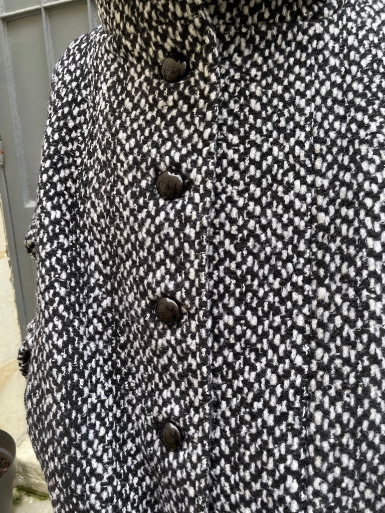 Yara - Oversized Tweed Coat with Toile de Jouy Lining