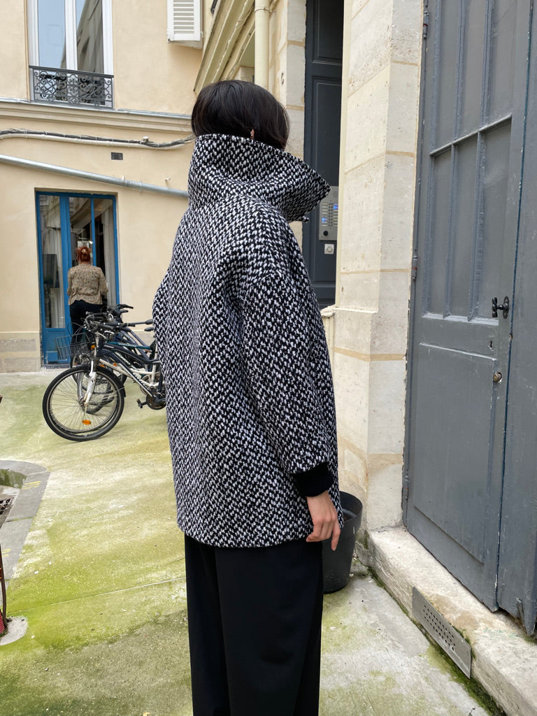 Yara - Oversized Tweed Coat with Toile de Jouy Lining