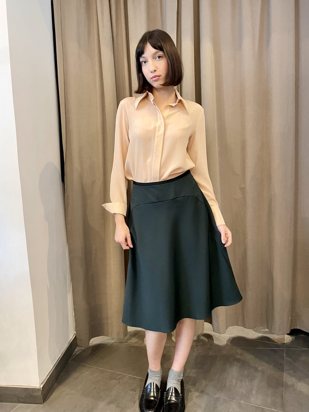 Frankie - Half-Circle Skirt with Bias-Cut Insert in cool-wool twill - Green