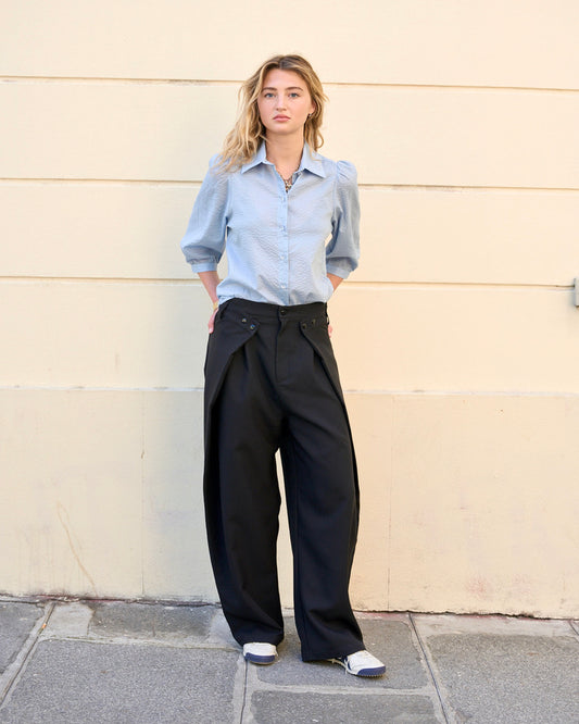 Zuri - Three Dimensional Pleated Pants - Black