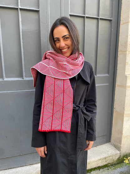 Lorna - Warm Double-Face Knitted Scarf in Geometric Jacquard - Red
