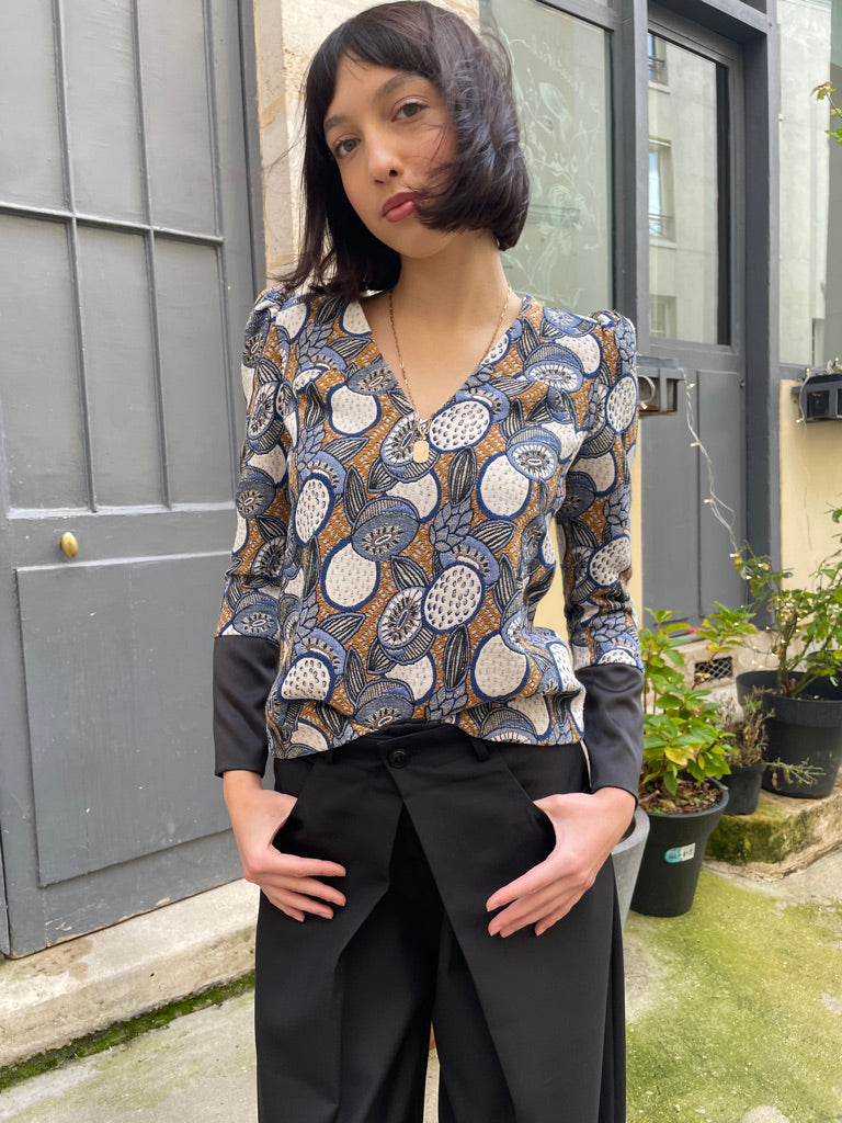 Cassiopee - Woven Jacquard Fruit Pattern Top