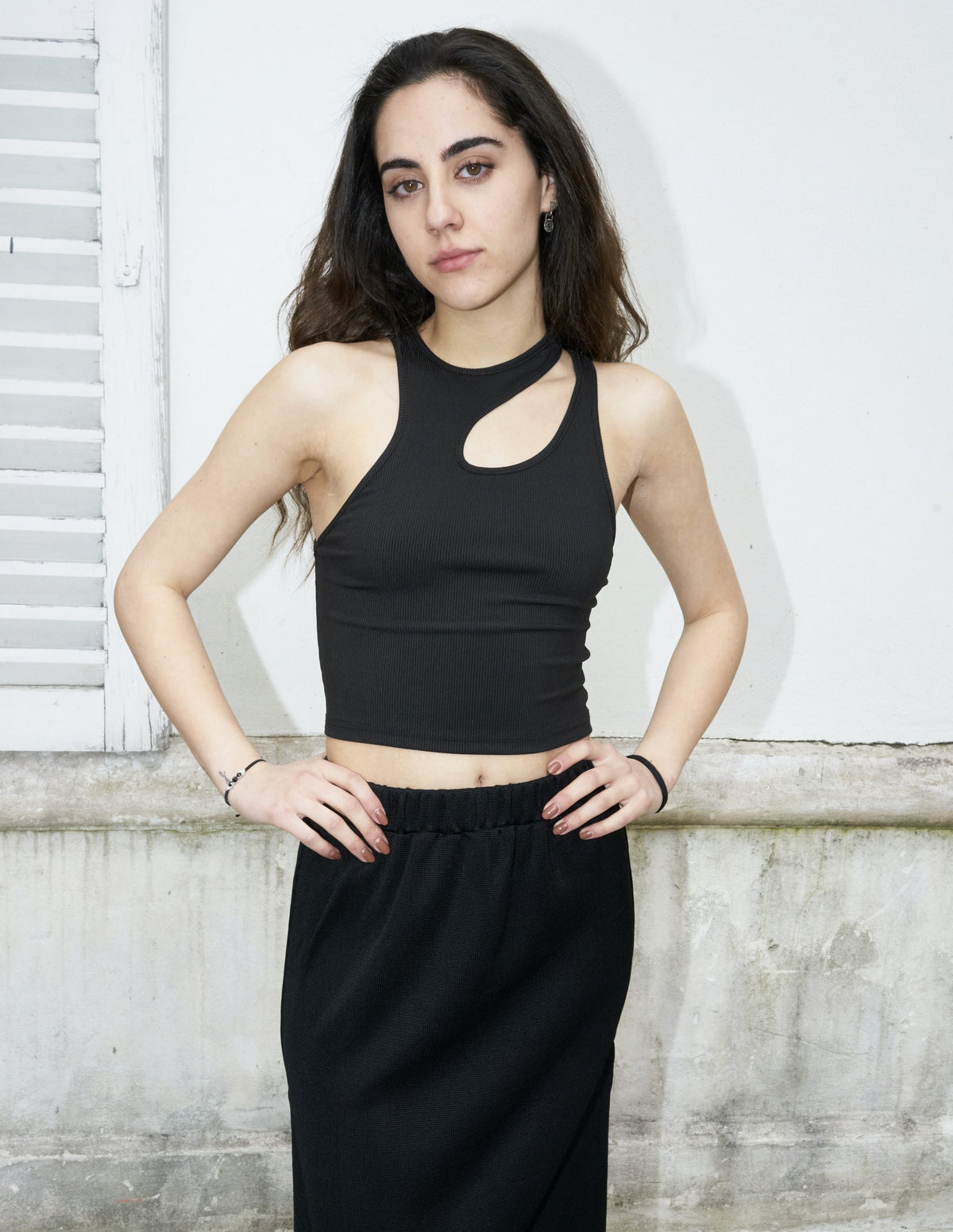 Salli-Cropped Tank Top With Scoop Cut Outs