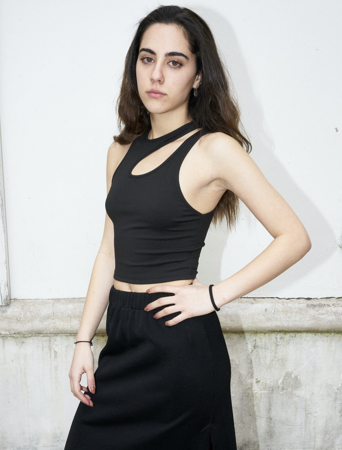Salli-Cropped Tank Top With Scoop Cut Outs