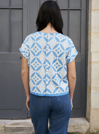 Eos-Flower Jacquard KnitTop with Button Down Back-White/Blue