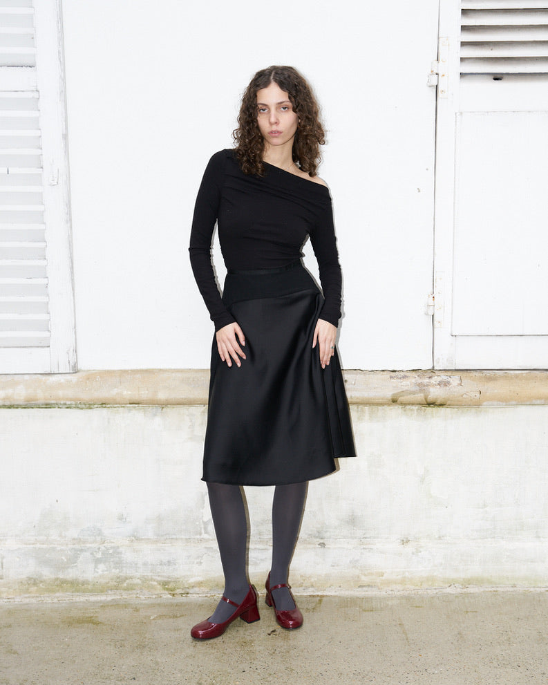 Anitra - Ruched Ribbed Top - Black