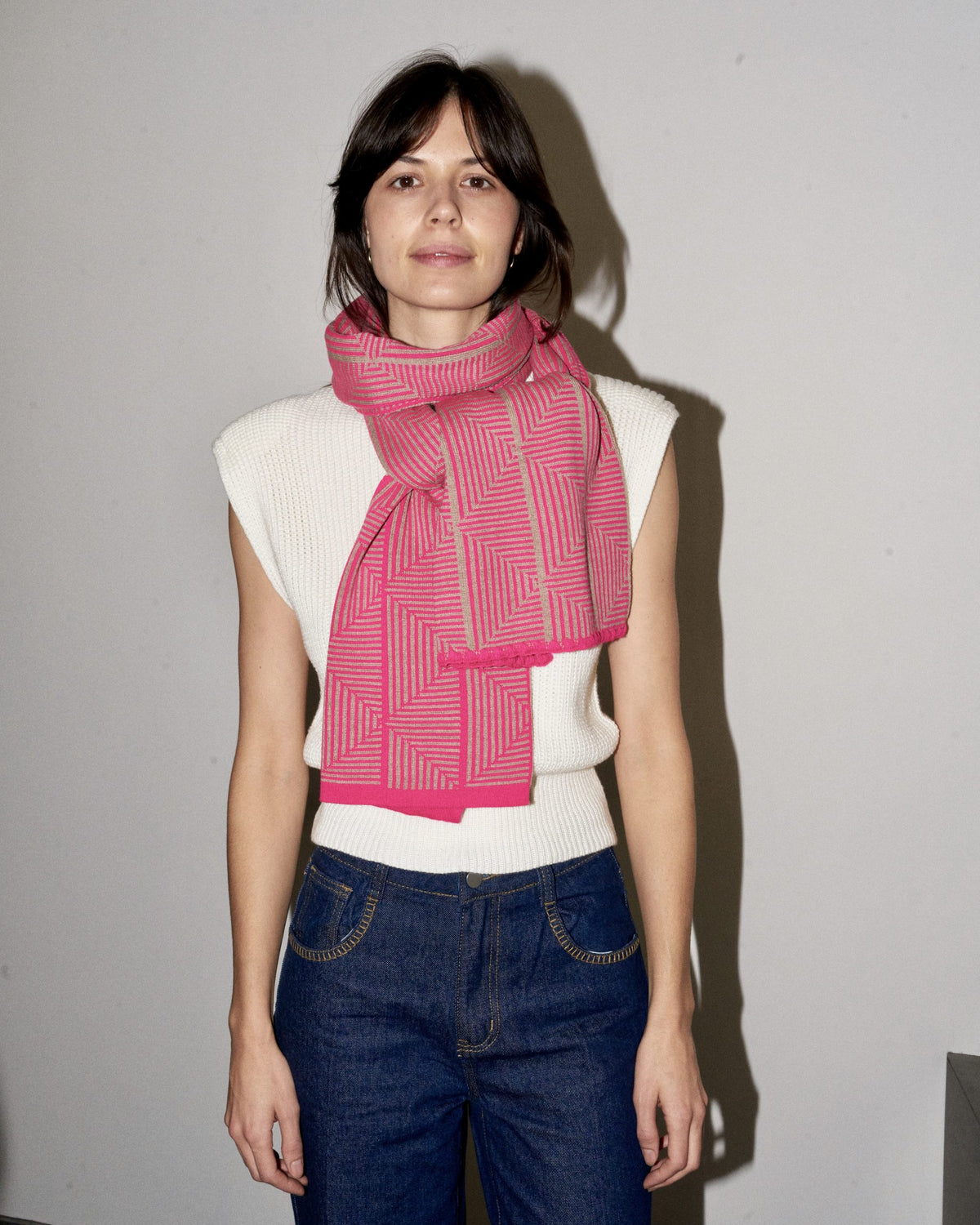 Lorna - Knitted Jacquard Scarf - Pink