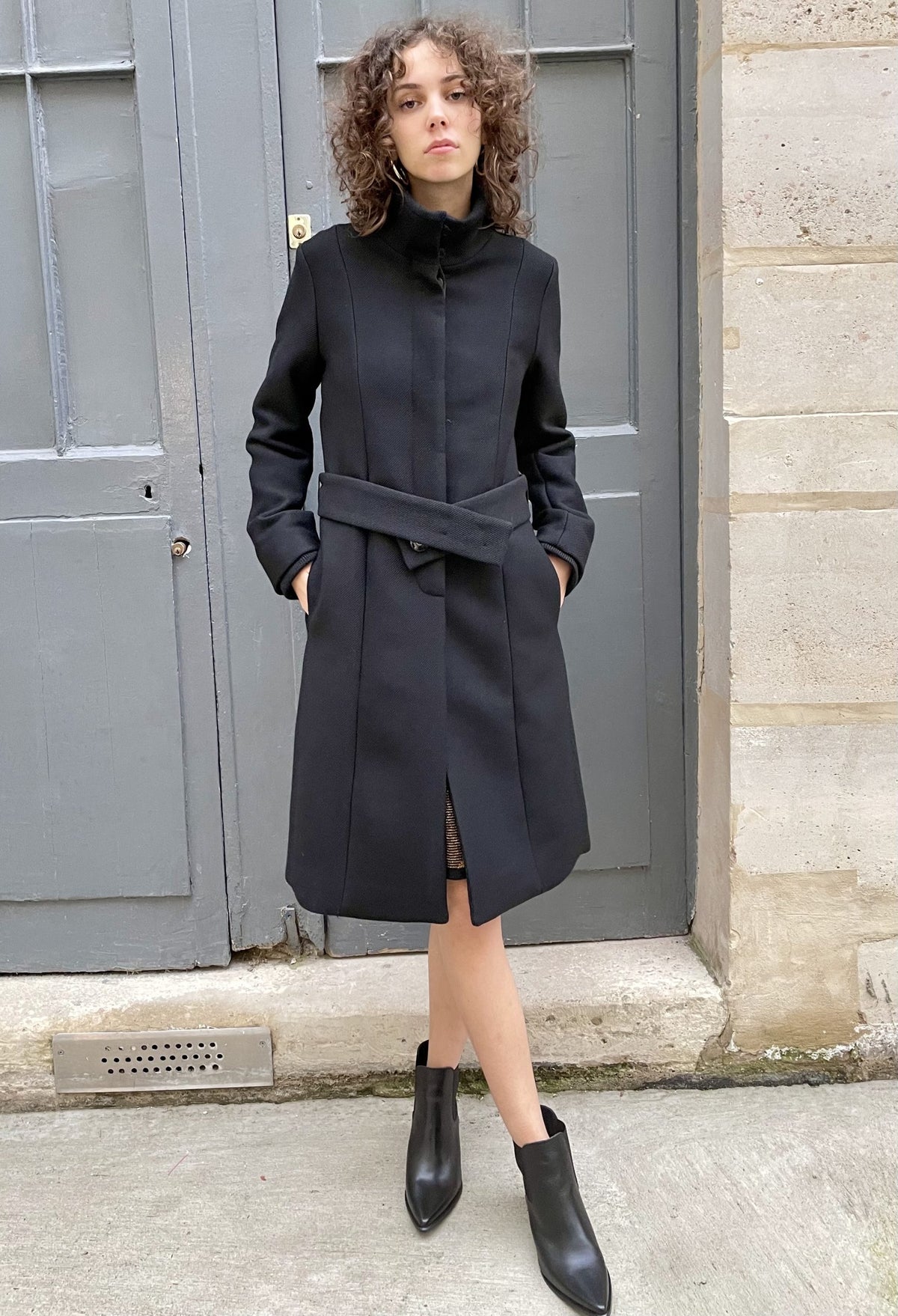 Neola Tailored Fitted Coat-Black