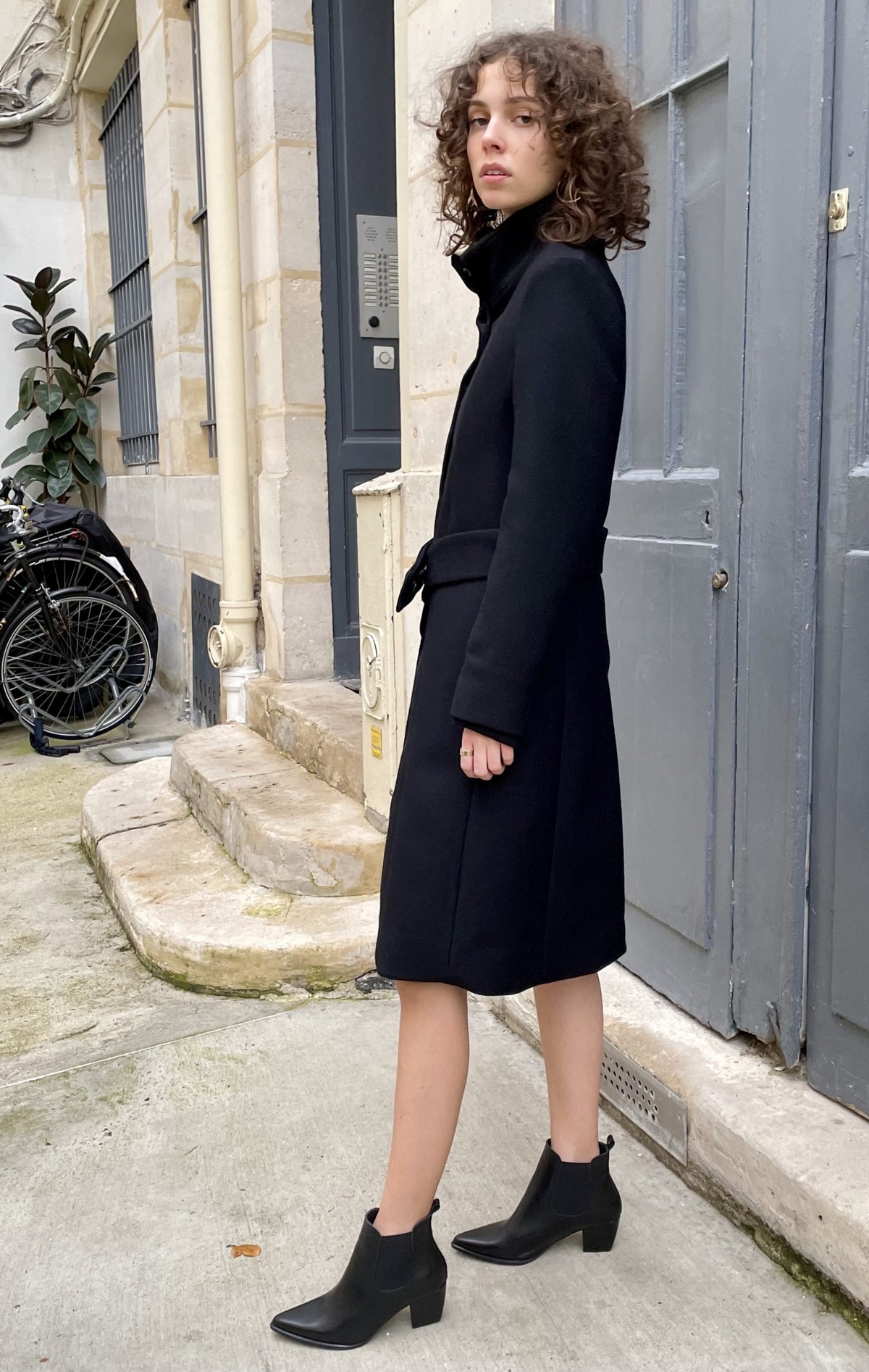 Neola Tailored Fitted Coat-Black