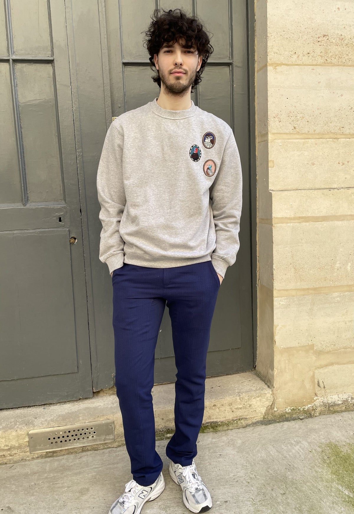 Karli M - Sweatshirt with embroidered Bird Cameos-grey