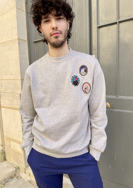 Karli M - Sweatshirt with embroidered Bird Cameos-grey