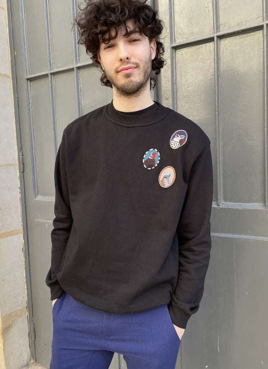 Karli M- Sweatshirt with embroidered bird cameos-black