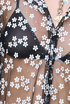 Ria - Oversized Mesh Flower Shirt - W