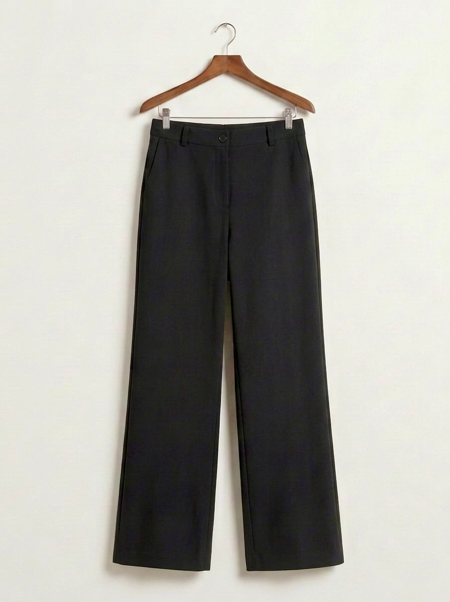Amber - Straigt Leg Fluid Crepe Pants - Black